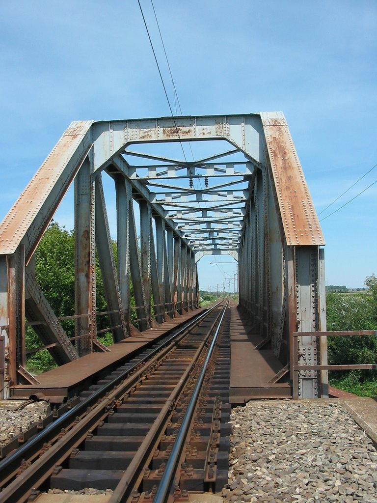 railway bridge laid by wooden bridge beams